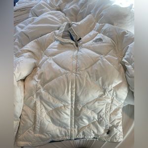 The North Face 550 white puffer jacket, no stains, worn once!